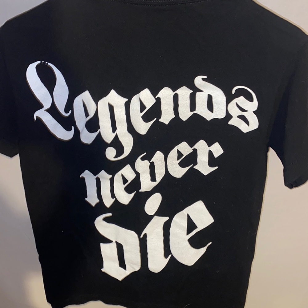 Men’s graphic t-shirt with a juice wrld design in front and back